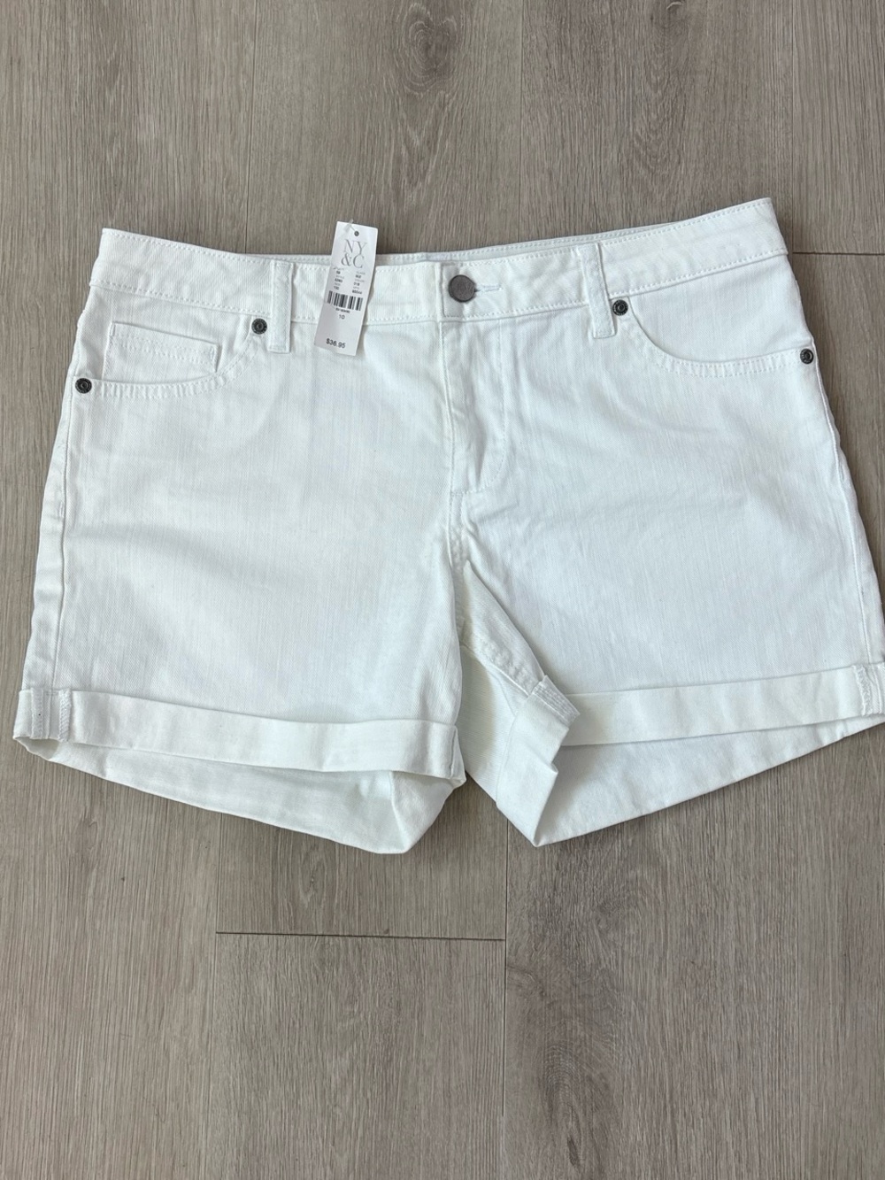 New York & Company white denim shorts size 10